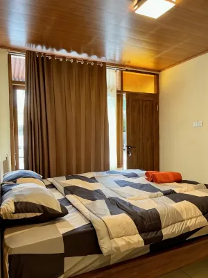 Sleepy Raccoon Hostel Hotels in Bangunharjo