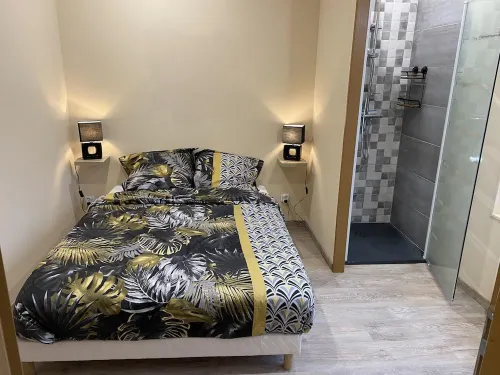 Les falaises apartment 400m from the beach