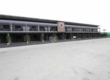 Eazy Motel B.a.n.g.n.a