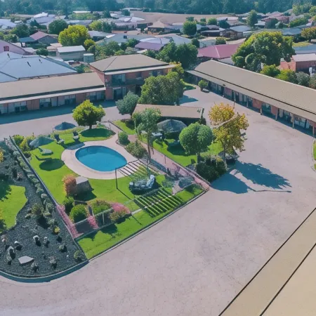 Statesman Motor Inn