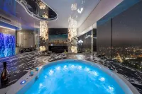 Apartamenty Sky Tower z Jakuzzi Przy Oknie by Bqqk - Romantic