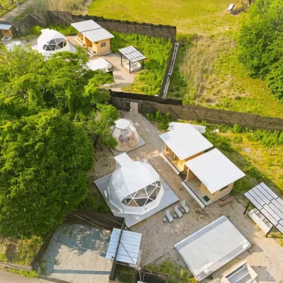 Dots by Dot Glamping Suite 001 Hotel berhampiran Tasik Shojiko