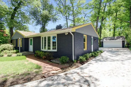 Modern Notre Dame Get Away 1614 Отели в г. Саут-Бенд