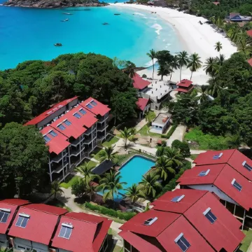 Redang Holiday Beach Resort Отели в г. Остров Реданг