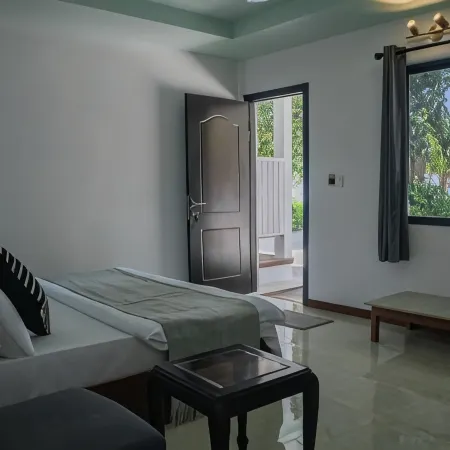 Clouds Beach Retreat Laamu Gan