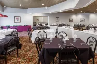 AmericInn by Wyndham Janesville - breakfast