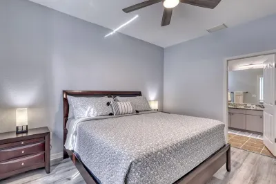 Heated SALT Pool - 3bd - Sunny