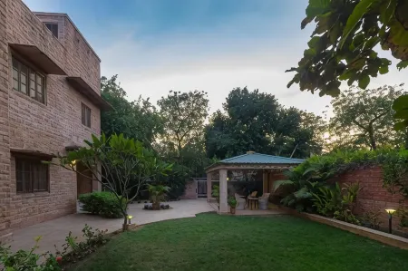 Kishen Villa Отели рядом с достопримечательностью «Ghanta Ghar Jodhpur»