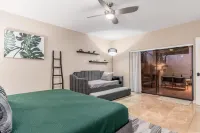 Luxury Oasis with Custom Pool and Sports Courts - Exquisite Palm Paradise