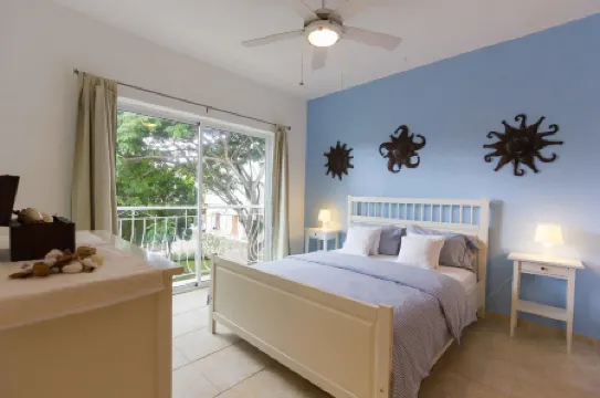 Los Flamencos Aparthotel Beach Club