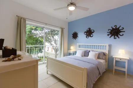 Los Flamencos Aparthotel Beach Club