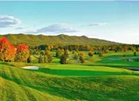 Cozy Fall retreat in Massanutten Four Season Mountain Resort ski, bike, fish Hotels in Massanutten