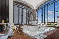 Grand Residences Riviera Cancun, All Inclusive - Hot Tub
