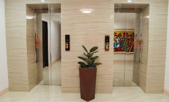 Aya Hotel & Residences
