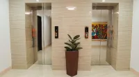 Aya Hotel & Residences 오사미스 시티 호텔