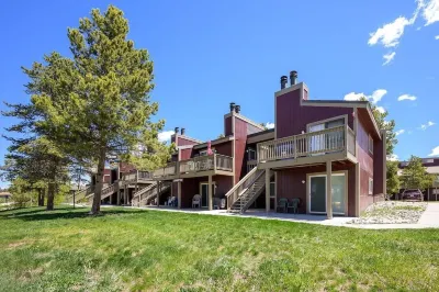 2BR/2BA Meadow Ridge Condo Getaway Các khách sạn gần Sombrero Stables at Snow Mountain Ranch