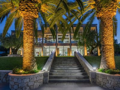 Iris Hotel