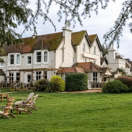 Worplesdon Place Hotel Отели рядом с достопримечательностью «Университет Суррей»