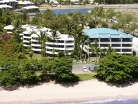 Beachfront Apartments on Trinity Beach Hotels in Trinity Beach