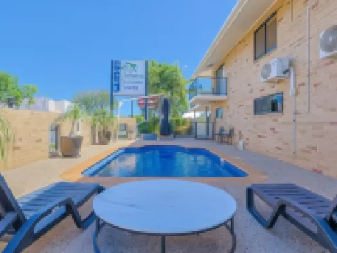 เอเมอรัลด์ เซ็นทรัล ปาล์มสโมเทล โรงแรมในเอเมอรัลด์