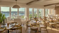 Newport Harbor Island Resort - Wifi