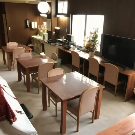 Guesthouse Otaru Wanokaze Отели рядом с достопримечательностью «Former Nippon Yusen Kaisha Otaru Branch»