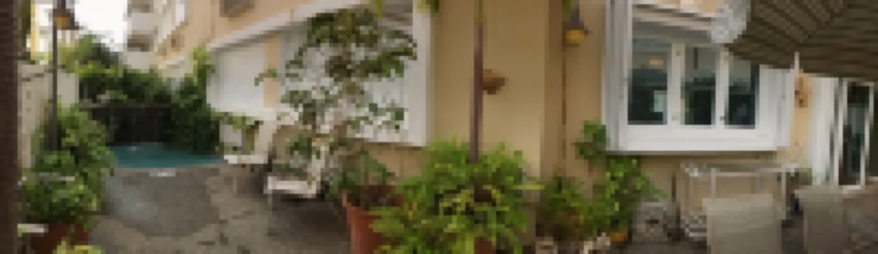 Affordable & Beautiful Dream Condo with a private pool near  Seven Seas Beach