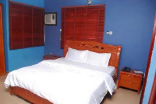 Owee's Place-Standard