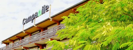 Campanile Saintes Отели в г. Сен-Вез