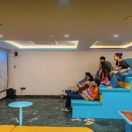 goSTOPS PLUS Udaipur Gulab Bagh