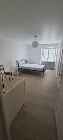 Village house with 4 bedrooms Отели в г. Крёз