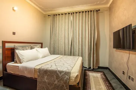 Lyons Park Two Bedroom Apartment One Отели в г. Kyadondo