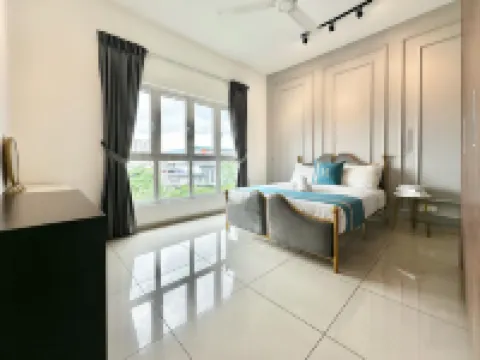 Seasons Luxury Apartment By UHA Hotels in Larkin