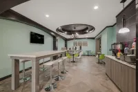 Best Western Bowie Inn  Suites - parking