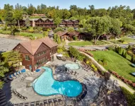 The Lodges at Cresthaven - 4-Star