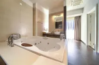 Hotel Marina - Hot Tub