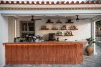 Bellevalia Hydra - Formerly Four Seasons Hydra - bar