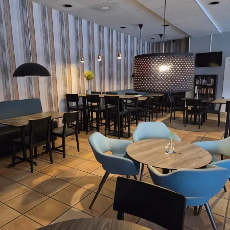 Hotell Centralstation Отели в г. Упсала