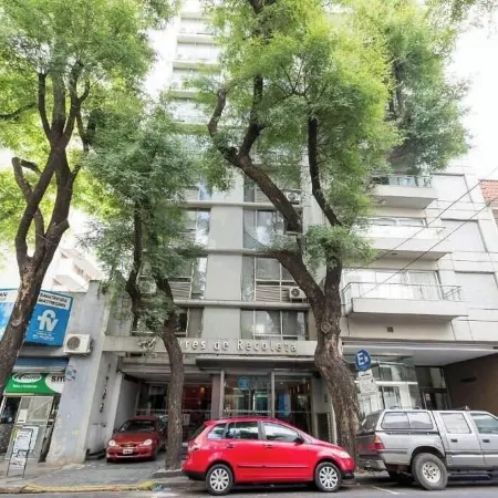 Uriburu 1756 by Ayres Apartments Recoleta Отели рядом с достопримечательностью «Конгресс-центр Buenos Aires Auditorium»