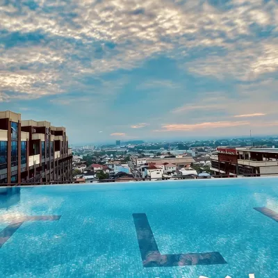 RIJI HOTEL โรงแรมใกล้วัดดงป่าลาน
