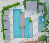 Vermillion Hotel - Pools