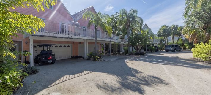 Reese's Beach Retreat on beautiful Anna Maria Island Hotels in Holmes Beach