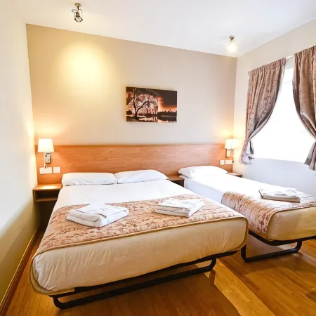 Kings Cross Inn Hotel Отели рядом с достопримечательностью «Площадь Гордон-сквер»