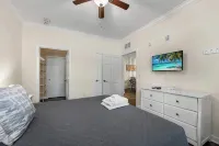 NEW Listing Gorgeous 2 bd Condo - 4-نجوم