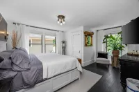 Updated South Hill Craftsman Sleeps 12!