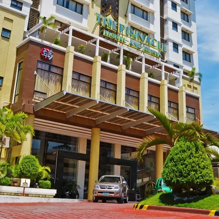 The Pinnacle Hotel and Suites
