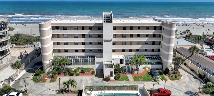 Beach Living at its Best!  Watch rocket launches from the balcony Hotéis em Cocoa Beach