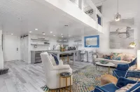 On the Rocks Shangri La Country Estates Luxury 1-bedroom condo-sleeps 6 - piscina