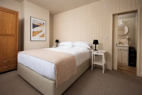 Gregor's Cottage: Best coastal view, luxury inside - 4-Star