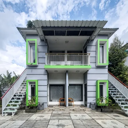Urbanview Hotel Maulana Hills Syariah